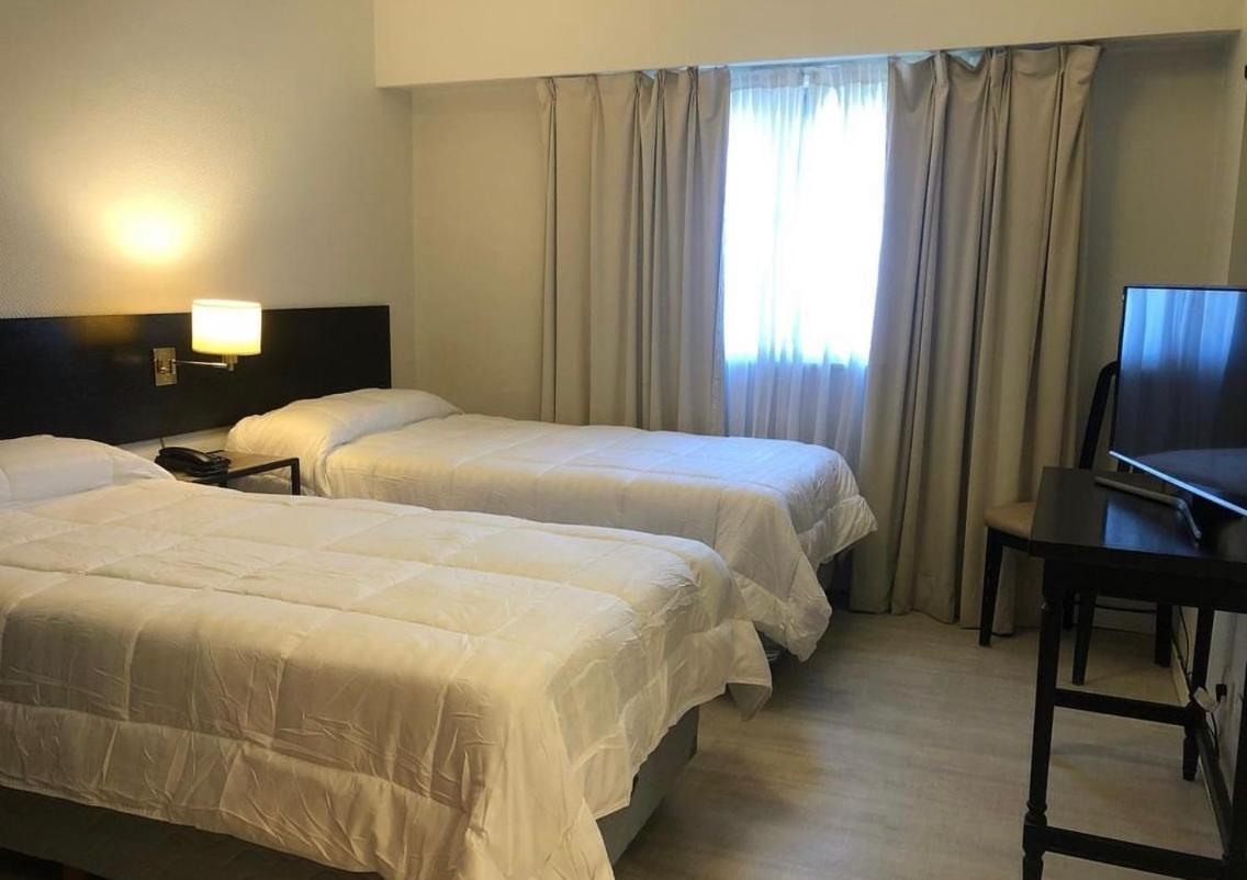 Hotel La Perla Buenos Aires Bagian luar foto