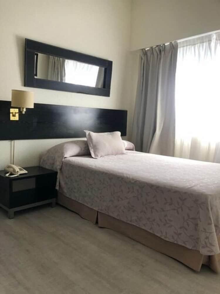 Hotel La Perla Buenos Aires Bagian luar foto