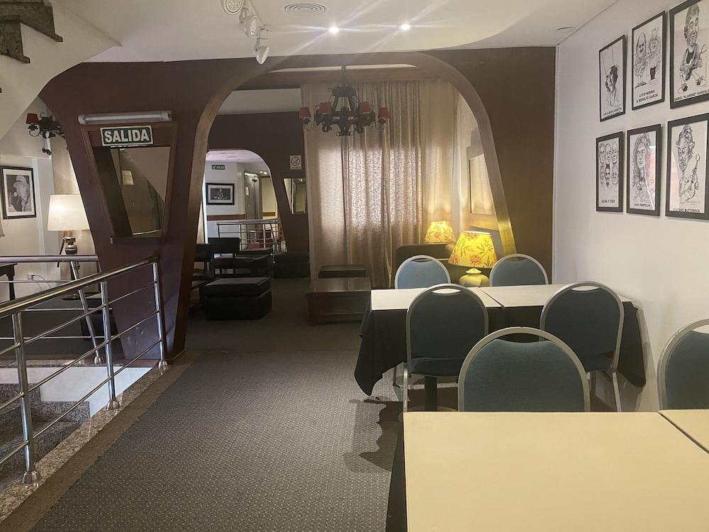 Hotel La Perla Buenos Aires Bagian luar foto